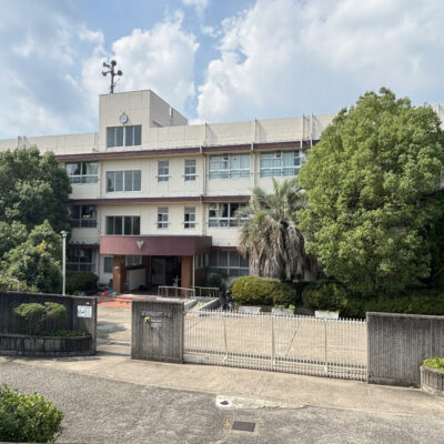 西小学校